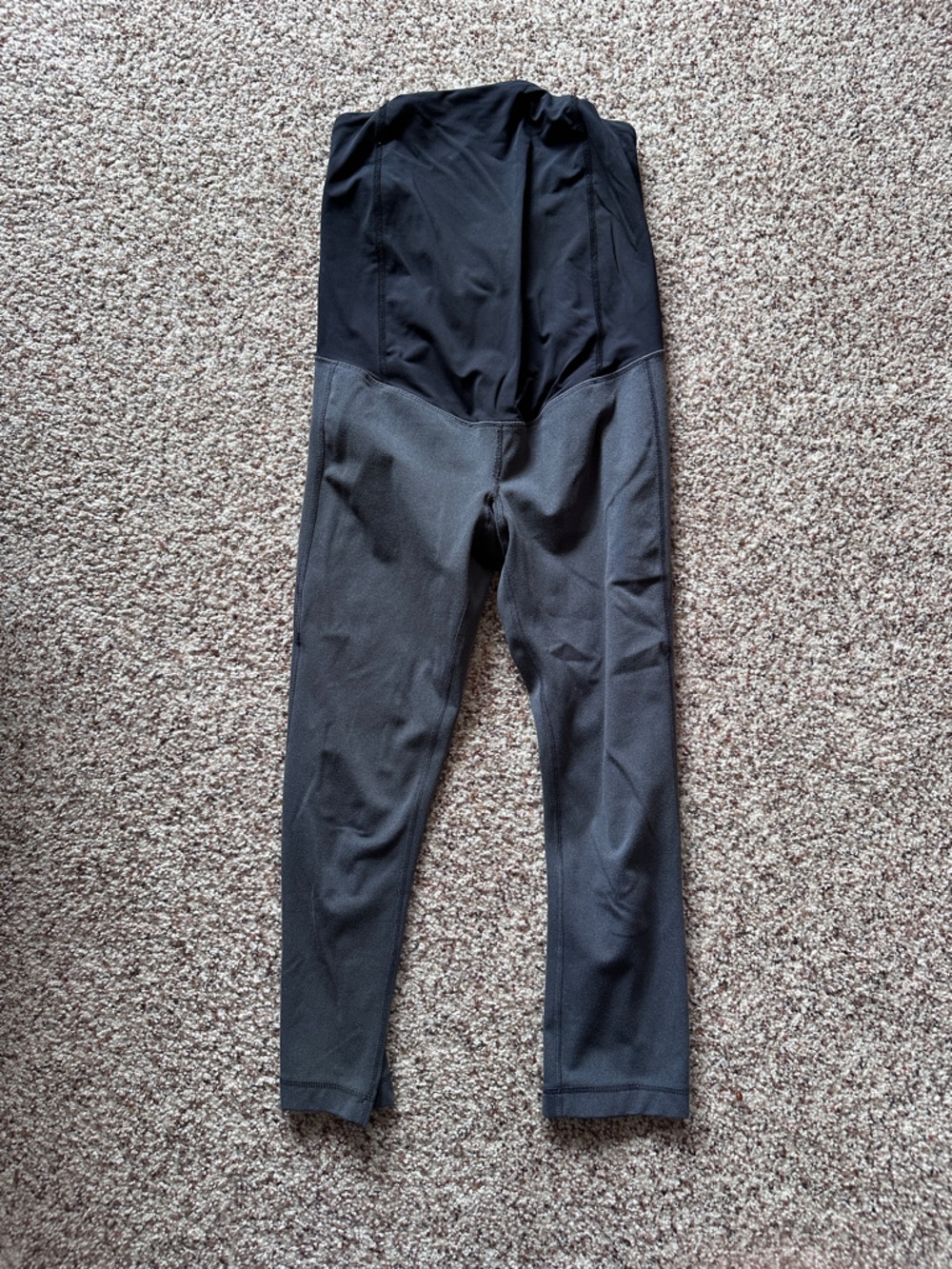 Isabel Maternity by Ingrid & Isabel Grey Maternity Cropped Leggings XS